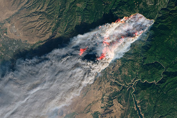 Smoke from the Camp Fire streams south towards the Bay Area on November 8, 2018. Credit: Joshua Stevens / NASA / Landsat 8 Operational Land Imager