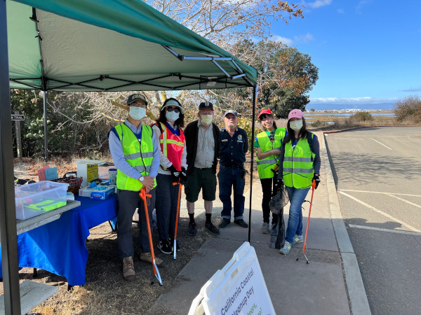 Volunteers at the California Coastal Clean Up 2022.